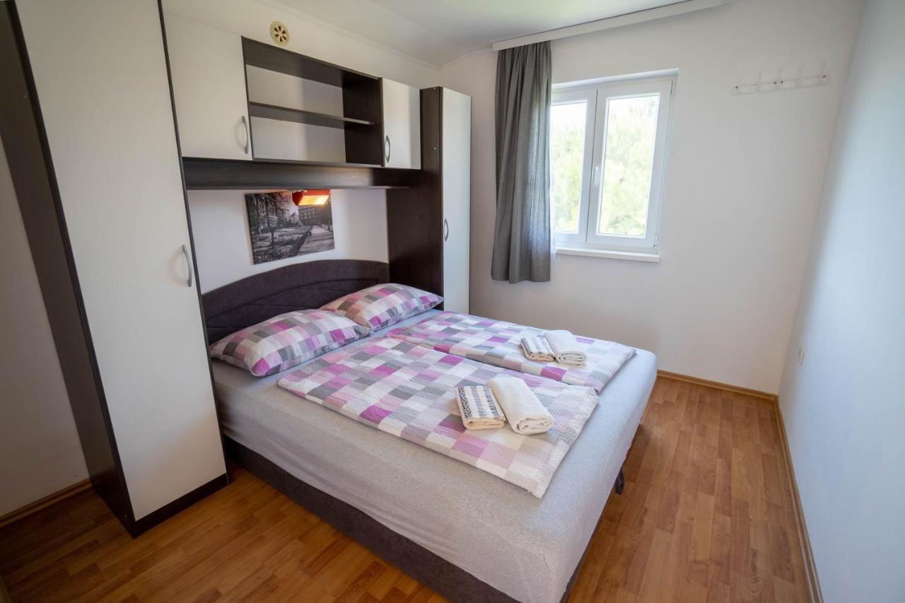 Apartments Pavic Vir Exterior foto
