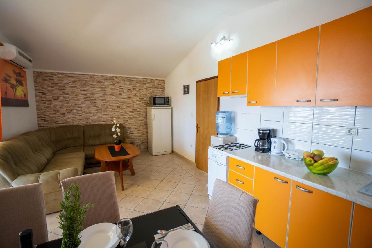Apartments Pavic Vir Exterior foto