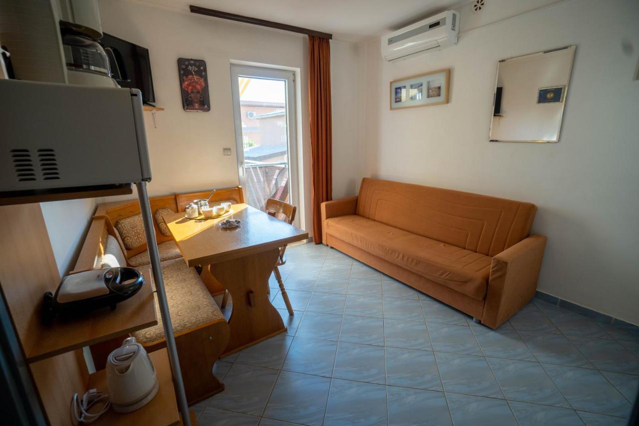 Apartments Pavic Vir Exterior foto